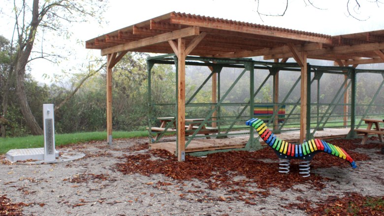 Rastplatz, schattenspendende Pergola, © Hans Kopitz Rastplatz, schattenspendende Pergola, © Hans Kopitz
