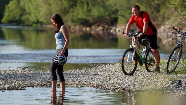 Radler-Rast entlang der Traisen, © weinfranz.at Radler-Rast entlang der Traisen, © weinfranz.at