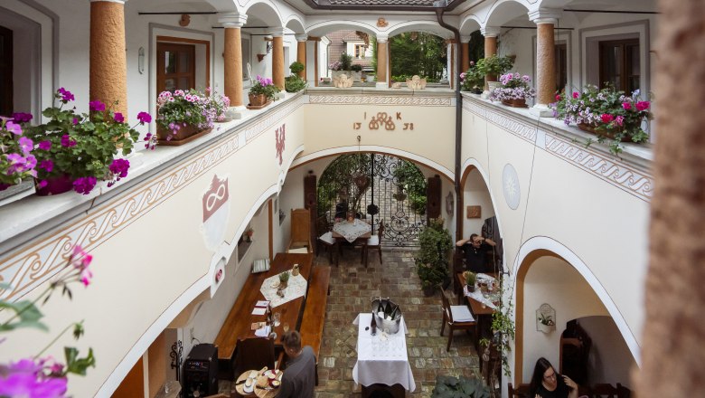 Innenansicht Renaissancehof, © Robert Herbst / Point of View GmbH