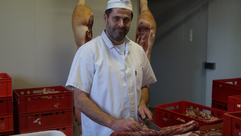 beim-zerlegen, &copy; Schalhas-Koglm&uuml;hle