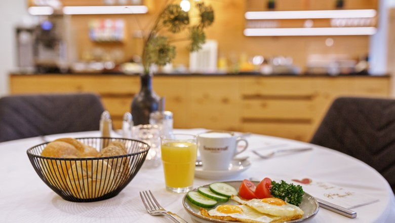 gedeckter Frühstückstisch